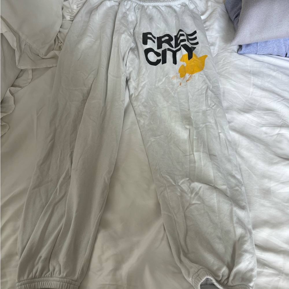 Free city sweatpants, size large